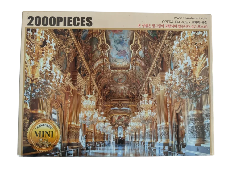 2000 piece jigsaw puzzle of an opera house.